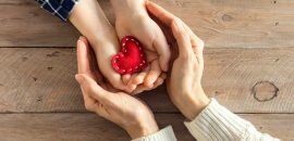 Las personas generosas tienden a ser más felices, explican investigadores